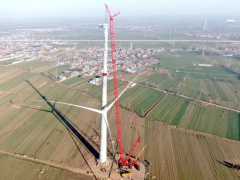 突泉新能源90MW風(fēng)電項目全部風(fēng)電機組吊裝完成，大力改善地區(qū)能源結(jié)構(gòu)！