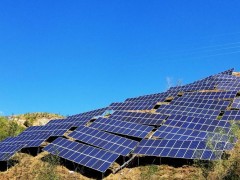 河北承德300兆瓦牧光互補光伏發電項目助力“綠色養殖”更有保障！